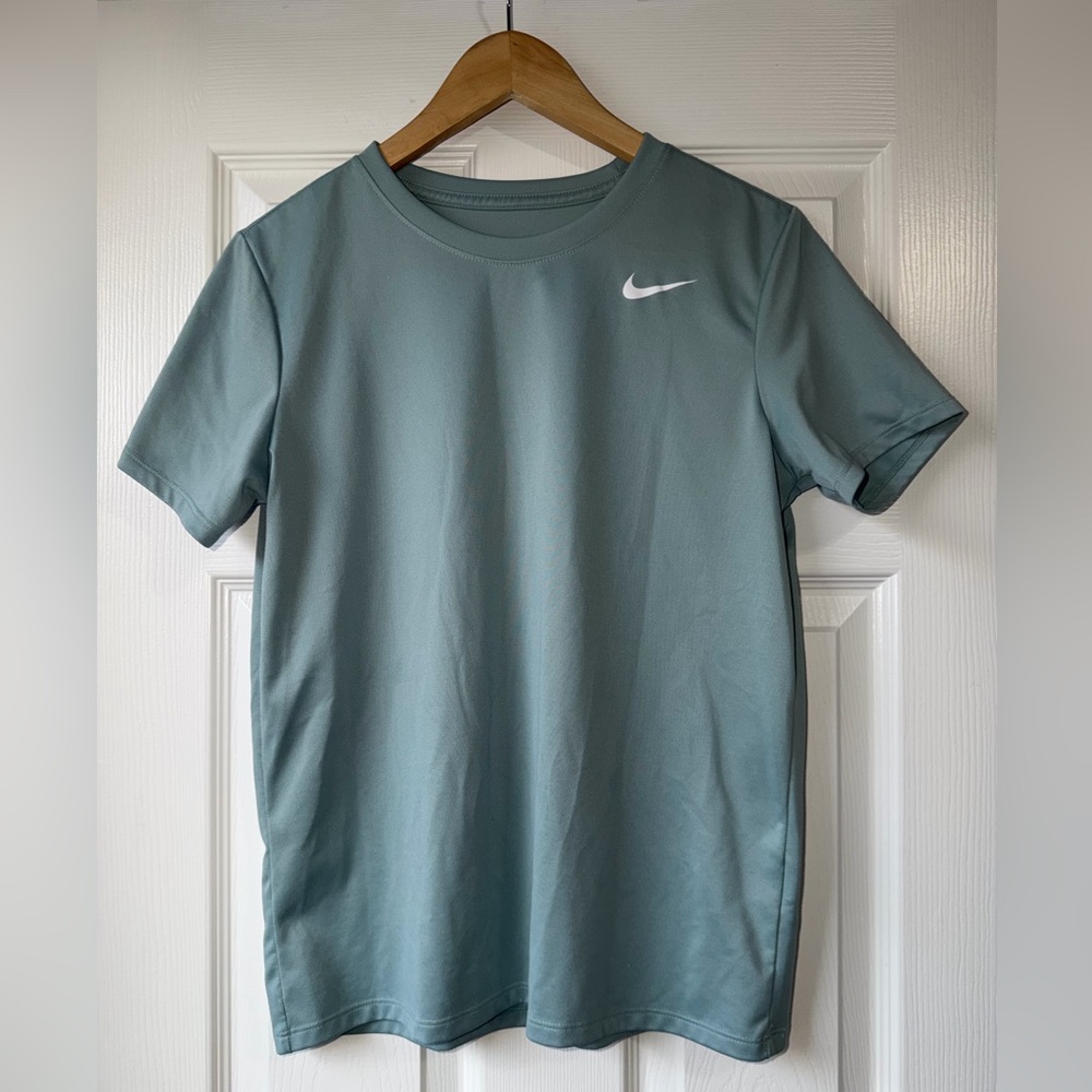 Nike Women’s Dri-FIT Short Sleeve Tee in Sage Green